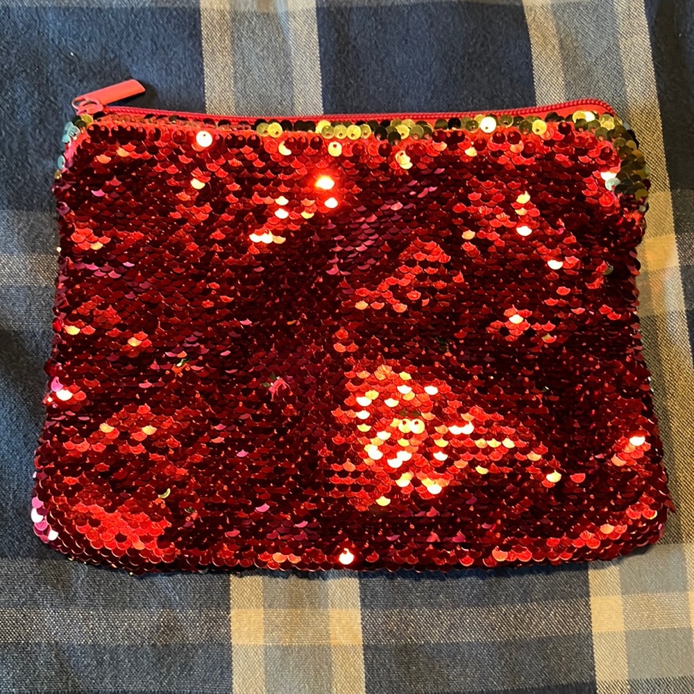 Sequin bag with zipper